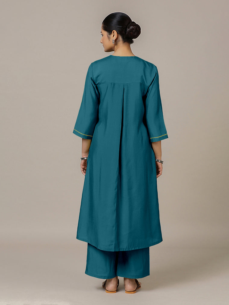Alisha x Rozaana Kurta, in Blue Viscose, featuring three quarter sleeves and v-neckline, made for daily & work (view 2).