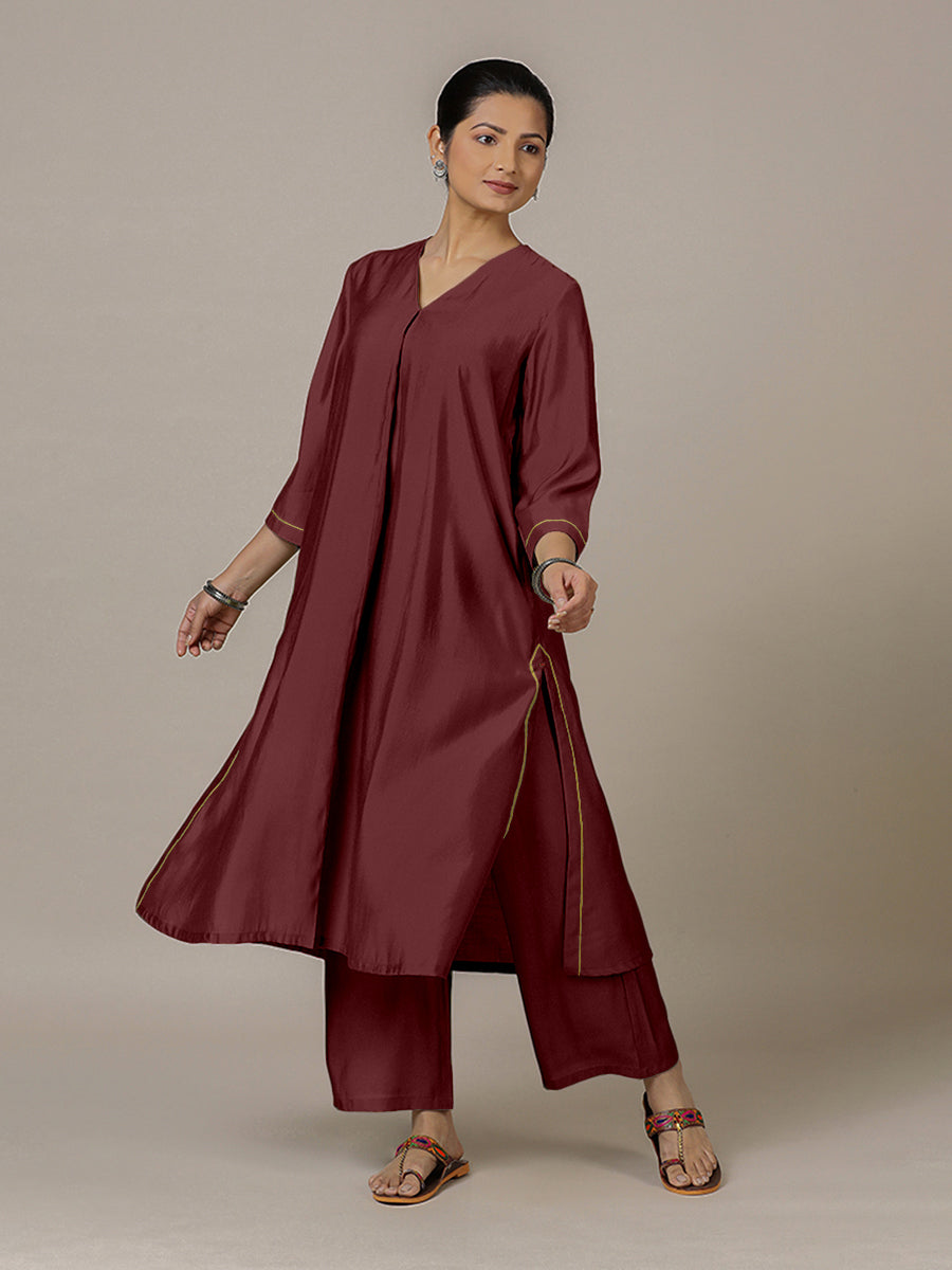 Alisha x Rozaana Kurta, in Maroon Viscose, featuring three quarter sleeves and v-neckline, made for daily & work.