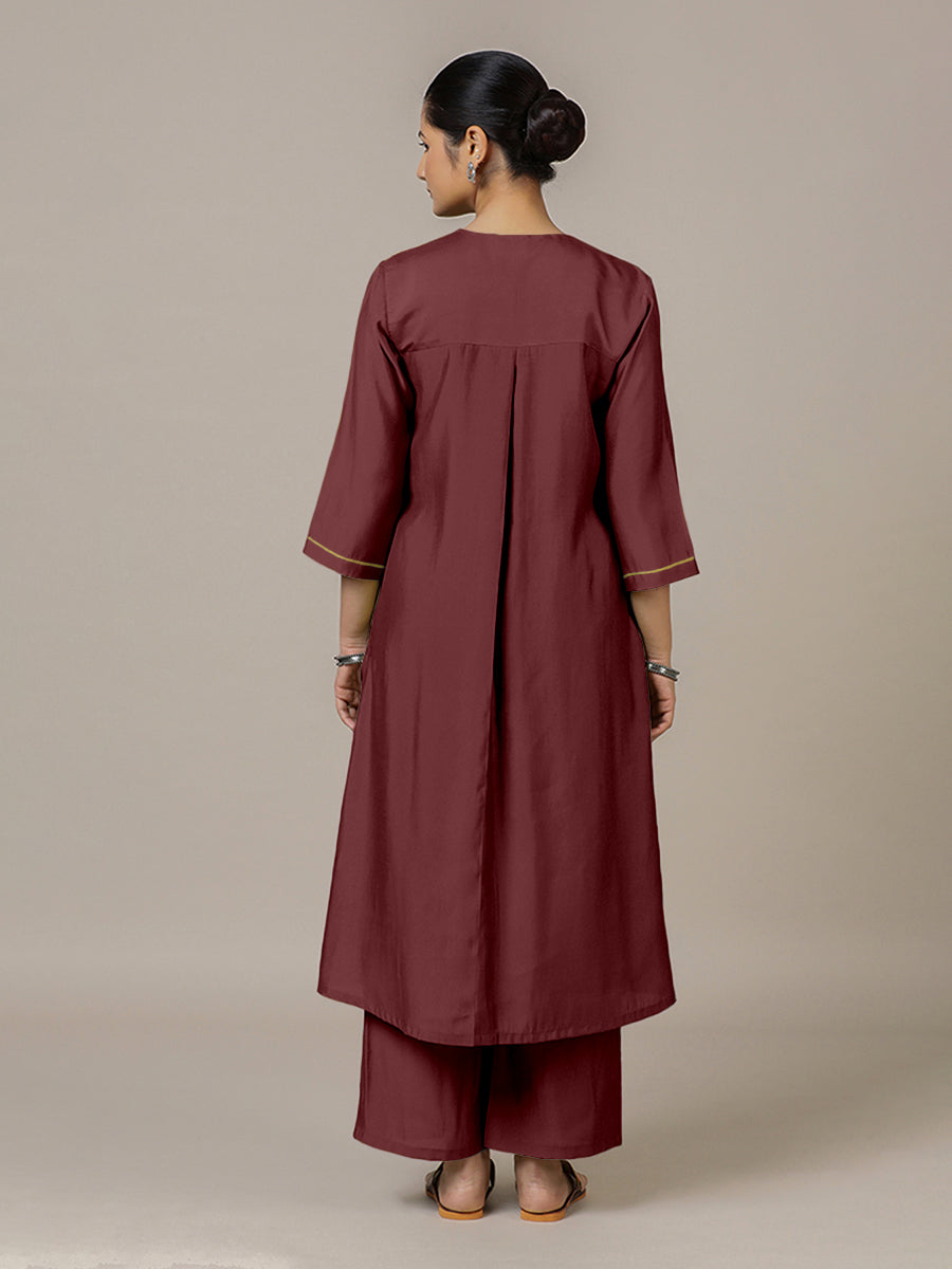 Alisha x Rozaana Kurta, in Maroon Viscose, featuring three quarter sleeves and v-neckline, made for daily & work (view 2).