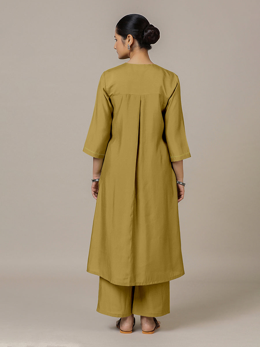 Alisha x Rozaana Kurta, in Yellow Viscose, featuring three quarter sleeves and v-neckline, made for daily & work (view 2).