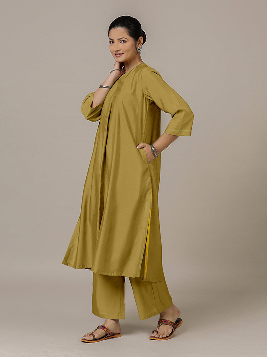 Alisha x Rozaana Kurta, in Yellow Viscose, featuring three quarter sleeves and v-neckline, made for daily & work (view 8).