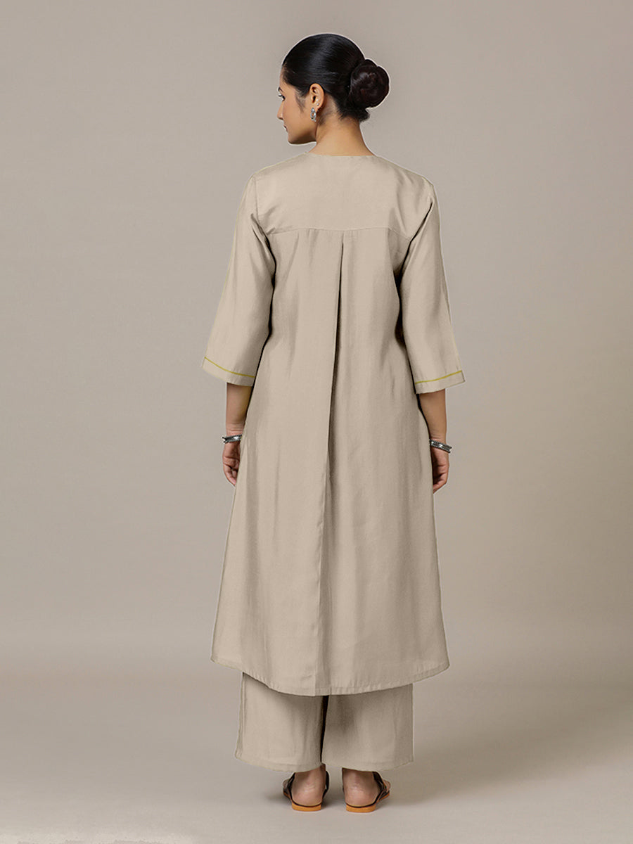 Alisha x Rozaana Kurta, in Grey Viscose, featuring three quarter sleeves and v-neckline, made for daily & work (view 2).