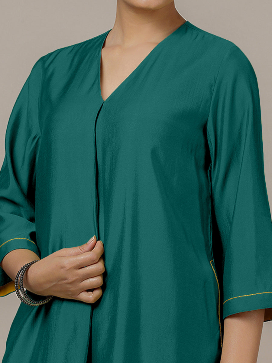 Alisha x Rozaana Kurta, in Green Viscose, featuring three quarter sleeves and v-neckline, made for daily & work (view 3).