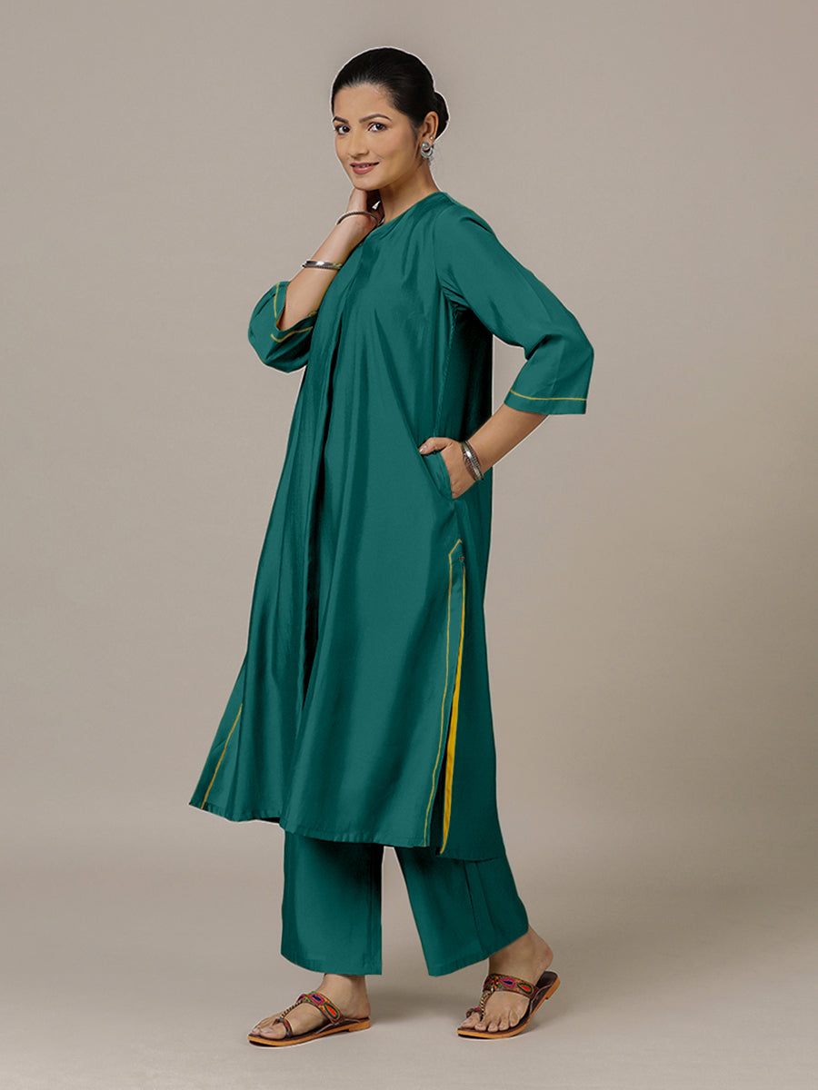 Alisha x Rozaana Kurta, in Green Viscose, featuring three quarter sleeves and v-neckline, made for daily & work (view 8).