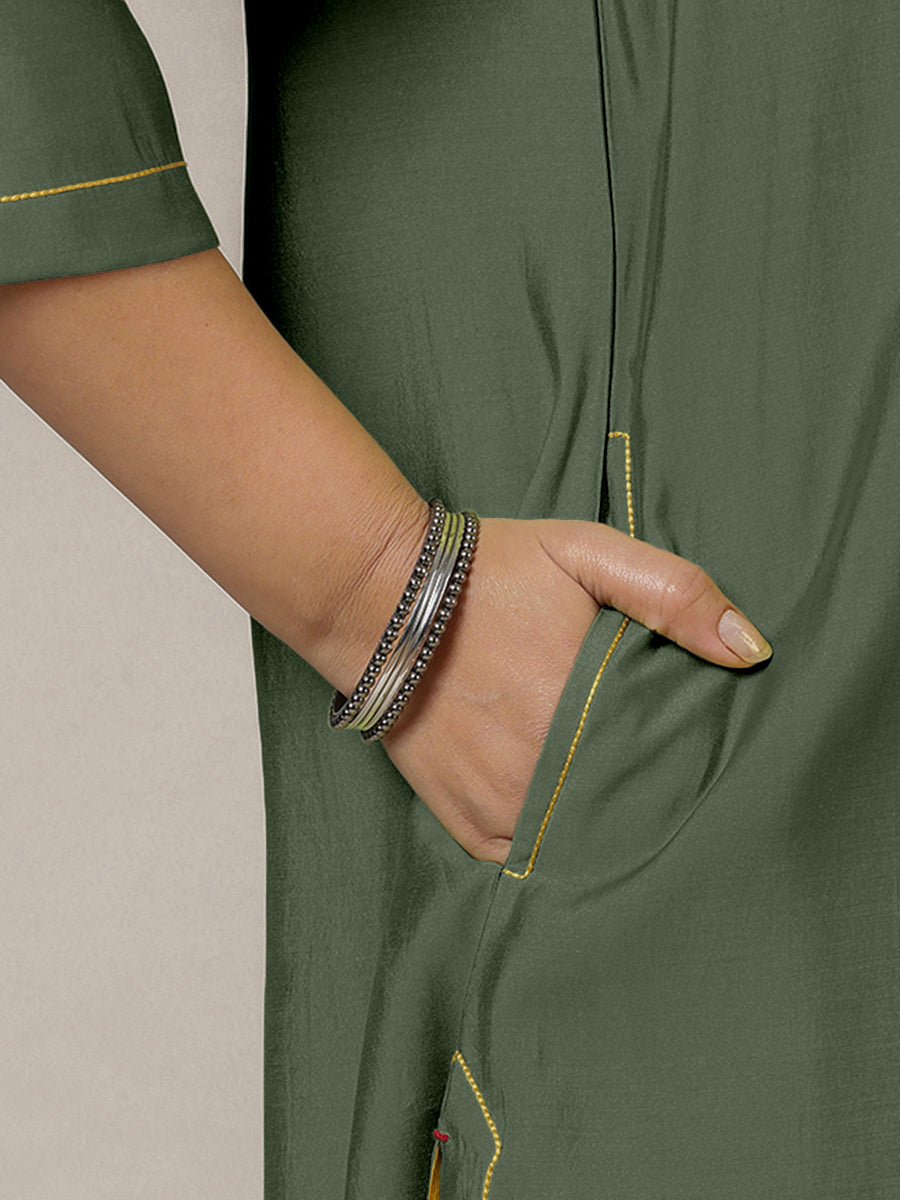 Alisha x Rozaana Kurta, in Green Viscose, featuring three quarter sleeves and v-neckline, made for daily & work (view 4).