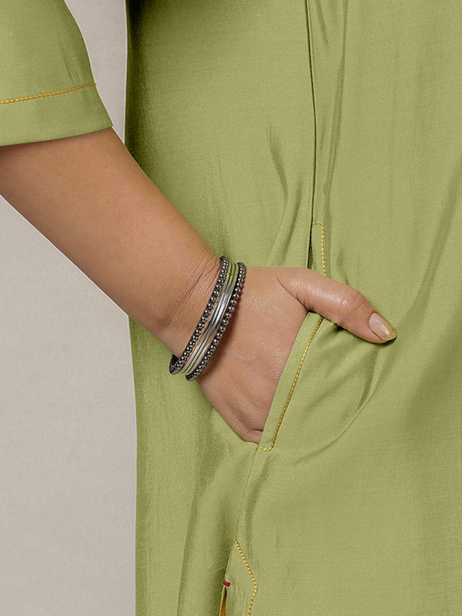 Alisha x Rozaana Kurta, in Green Viscose, featuring three quarter sleeves and v-neckline, made for daily & work (view 4).