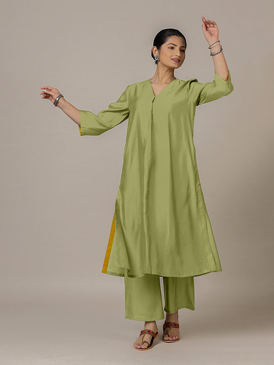 Alisha x Rozaana Kurta, in Green Viscose, featuring three quarter sleeves and v-neckline, made for daily & work (view 6).