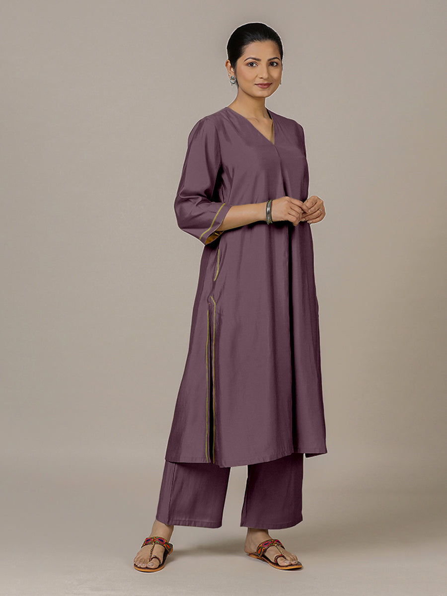 Alisha x Rozaana Kurta, in Purple Viscose, featuring three quarter sleeves and v-neckline, made for daily & work (view 7).