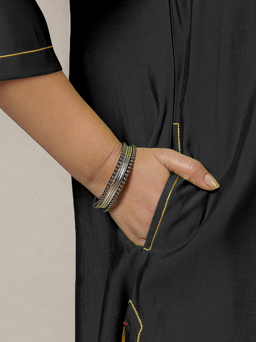 Alisha x Rozaana Kurta, in Black Viscose, featuring three quarter sleeves and v-neckline, made for daily & work (view 4).