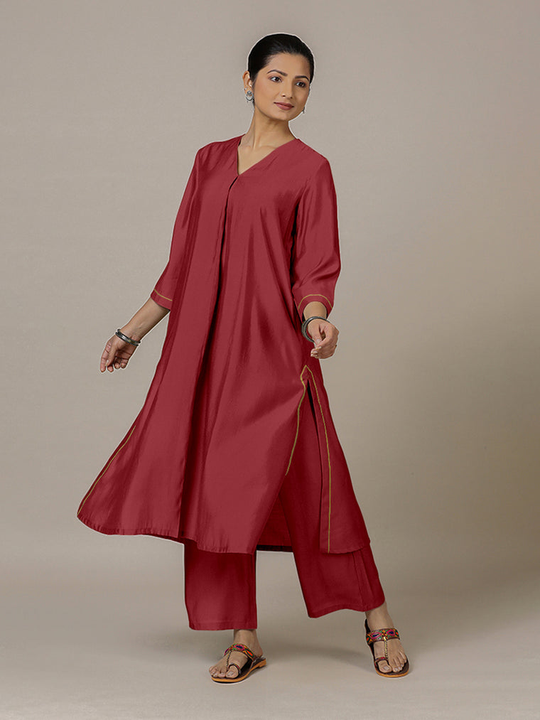 Alisha x Rozaana Kurta, in Red Viscose, featuring three quarter sleeves and v-neckline, made for daily & work.