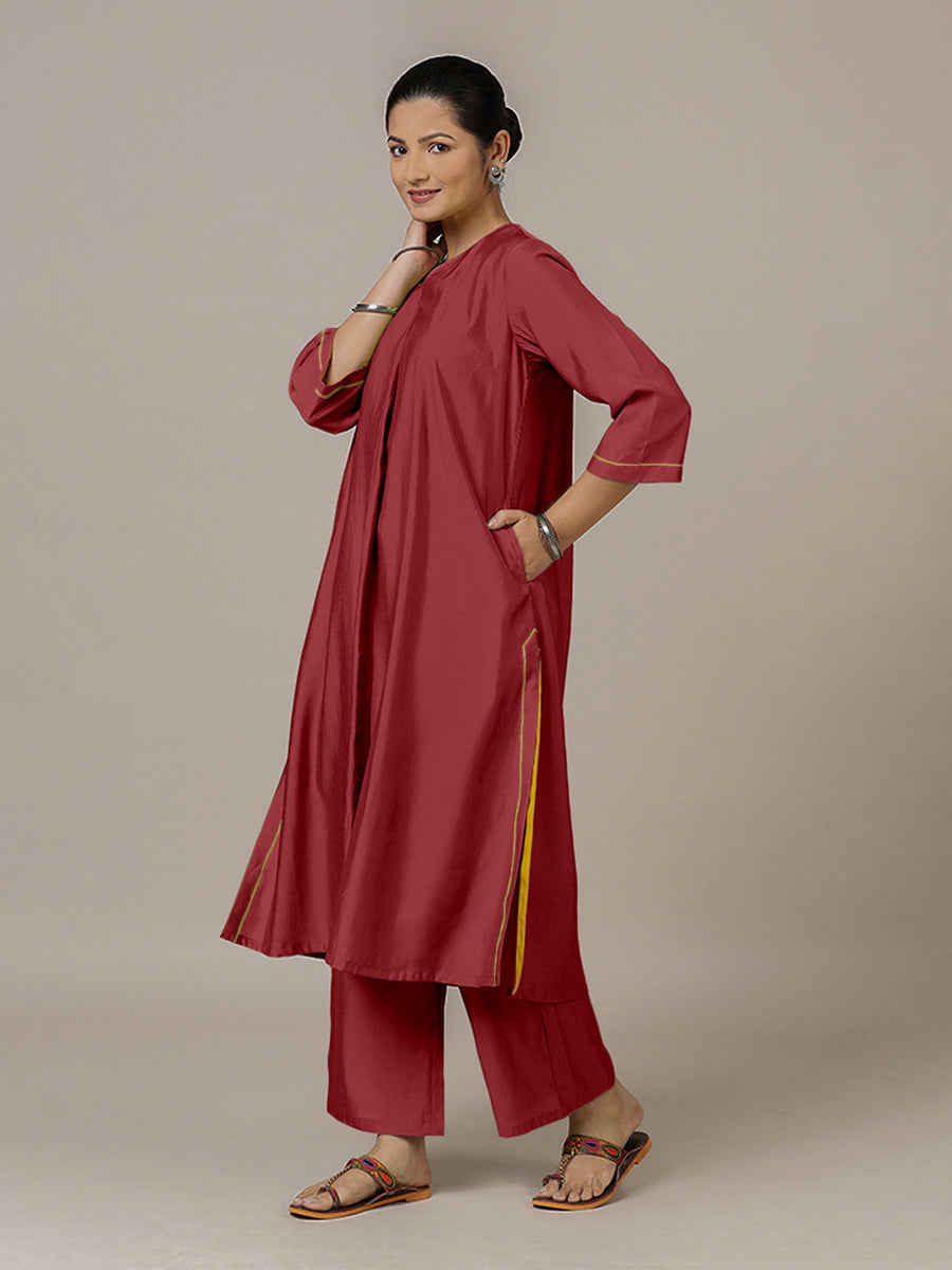 Alisha x Rozaana Kurta, in Red Viscose, featuring three quarter sleeves and v-neckline, made for daily & work (view 8).