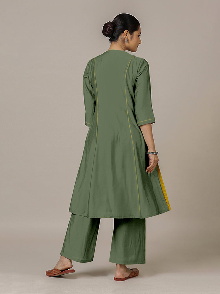 Amal x Rozaana Kurta, in Green Viscose, featuring three quarter sleeves and overlap v-neckline, made for daily & work (view 2).