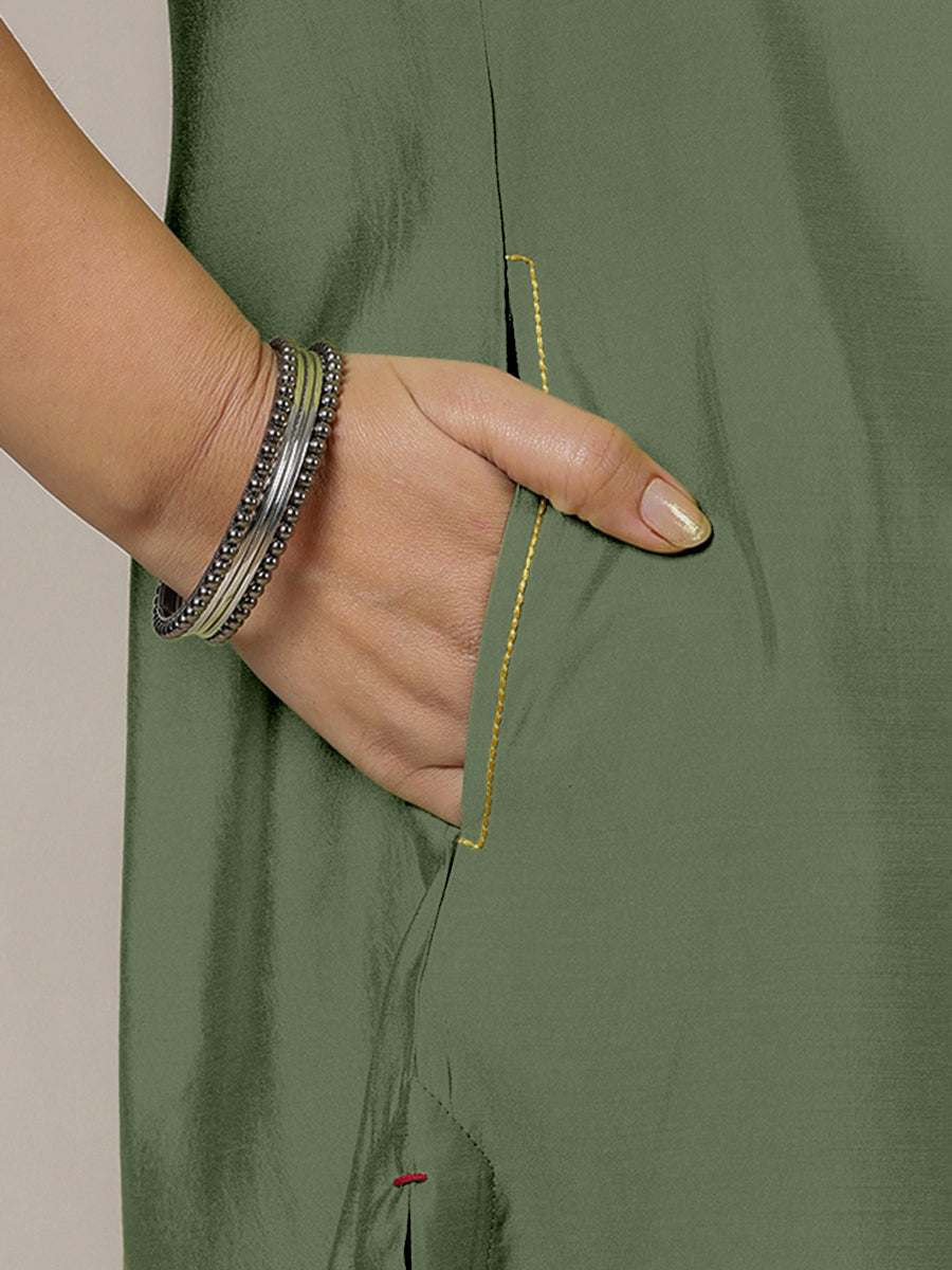 Amal x Rozaana Kurta, in Green Viscose, featuring three quarter sleeves and overlap v-neckline, made for daily & work (view 4).