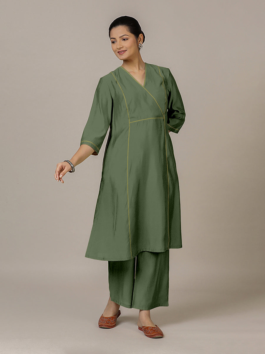 Amal x Rozaana Kurta, in Green Viscose, featuring three quarter sleeves and overlap v-neckline, made for daily & work (view 5).