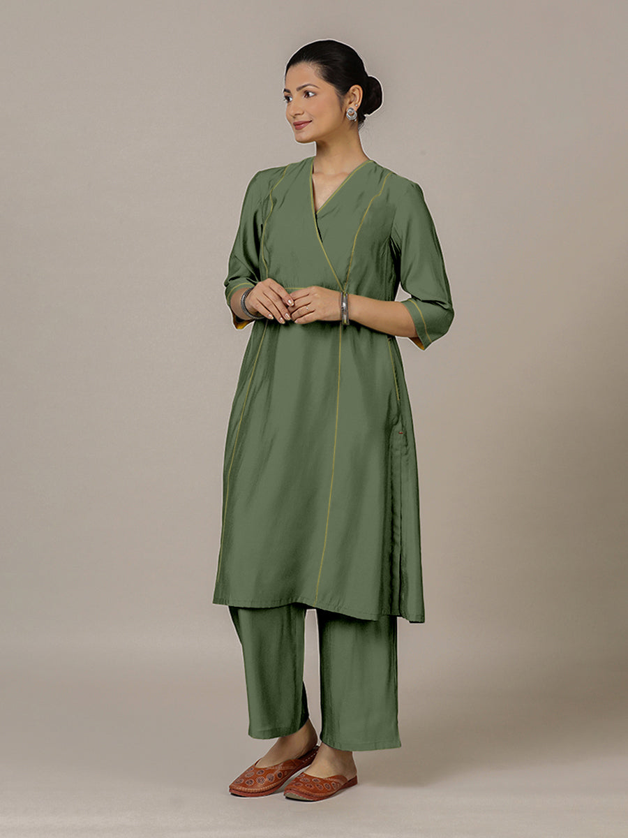 Amal x Rozaana Kurta, in Green Viscose, featuring three quarter sleeves and overlap v-neckline, made for daily & work (view 8).