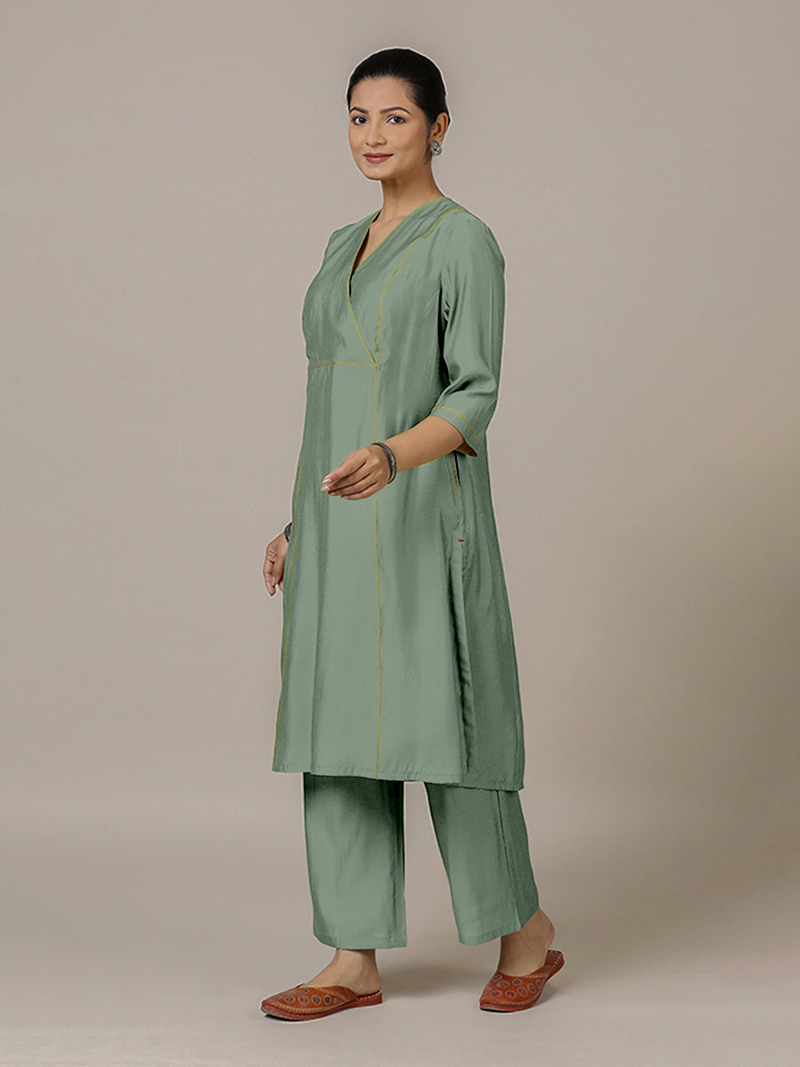 Amal x Rozaana Kurta, in Green Viscose, featuring three quarter sleeves and overlap v-neckline, made for daily & work (view 8).