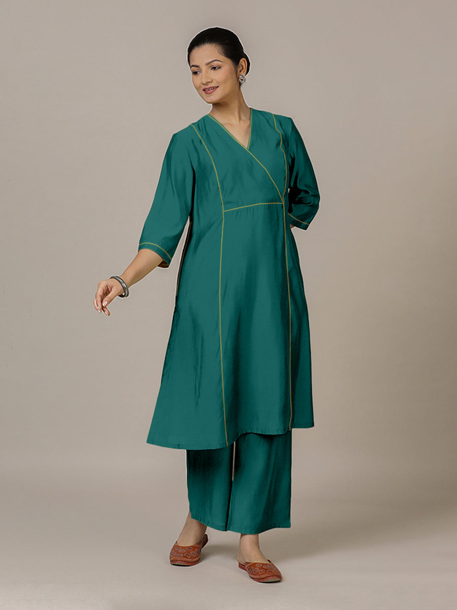 Amal x Rozaana Kurta, in Green Viscose, featuring three quarter sleeves and overlap v-neckline, made for daily & work (view 5).