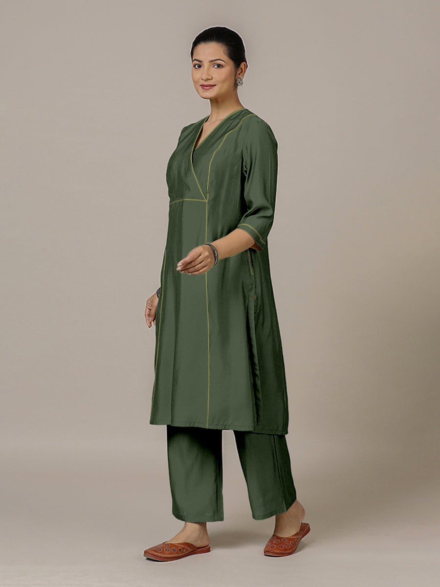Amal x Rozaana Kurta, in Green Viscose, featuring three quarter sleeves and overlap v-neckline, made for daily & work (view 7).