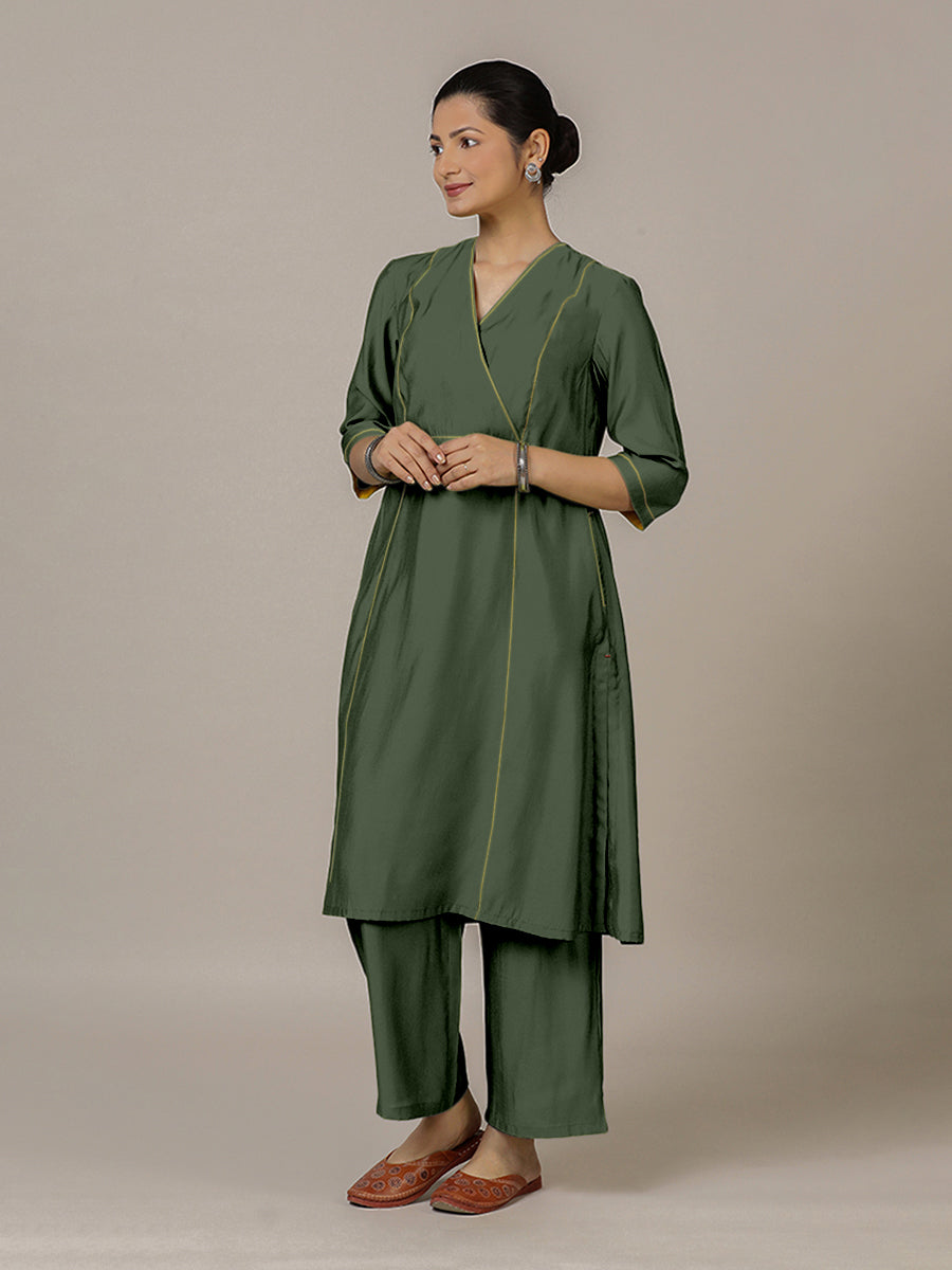 Amal x Rozaana Kurta, in Green Viscose, featuring three quarter sleeves and overlap v-neckline, made for daily & work (view 8).