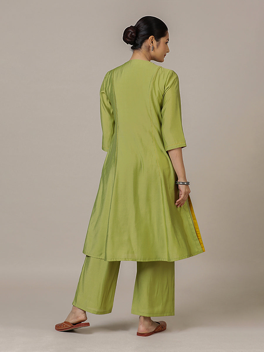 Amal x Rozaana Kurta, in Green Viscose, featuring three quarter sleeves and overlap v-neckline, made for daily & work (view 2).