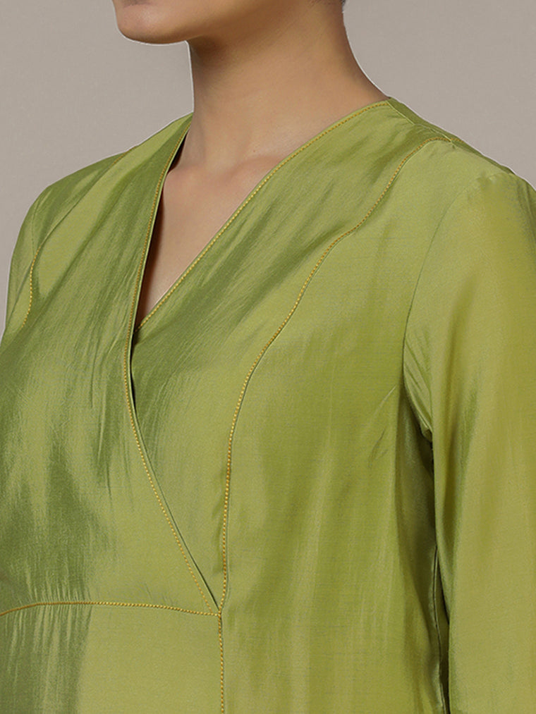 Amal x Rozaana Kurta, in Green Viscose, featuring three quarter sleeves and overlap v-neckline, made for daily & work (view 3).