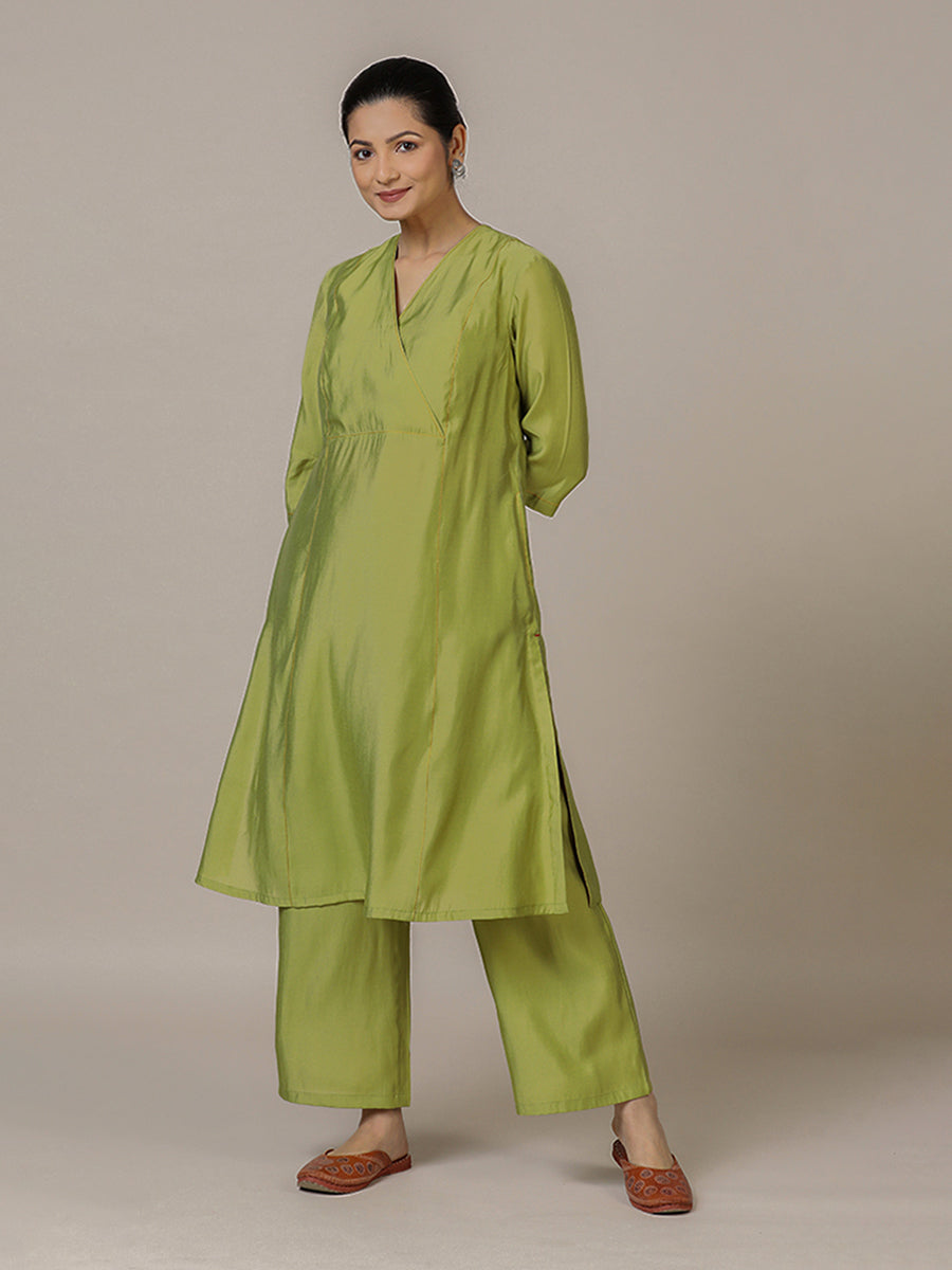 Amal x Rozaana Kurta, in Green Viscose, featuring three quarter sleeves and overlap v-neckline, made for daily & work (view 6).