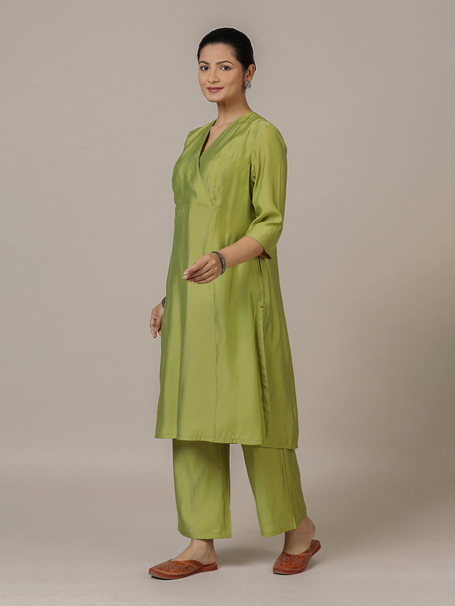Amal x Rozaana Kurta, in Green Viscose, featuring three quarter sleeves and overlap v-neckline, made for daily & work (view 8).