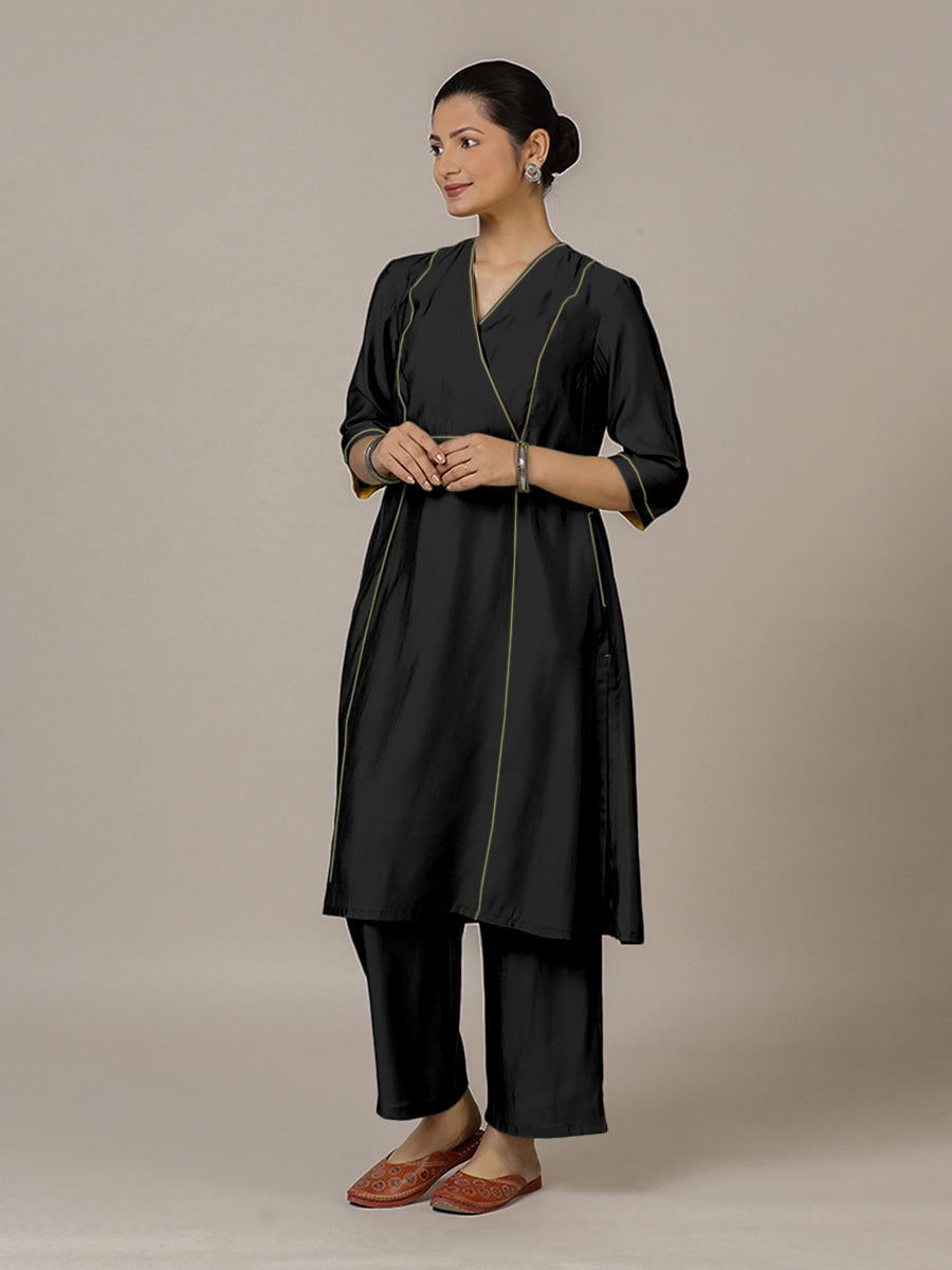 Amal x Rozaana Kurta, in Black Viscose, featuring three quarter sleeves and overlap v-neckline, made for daily & work (view 8).