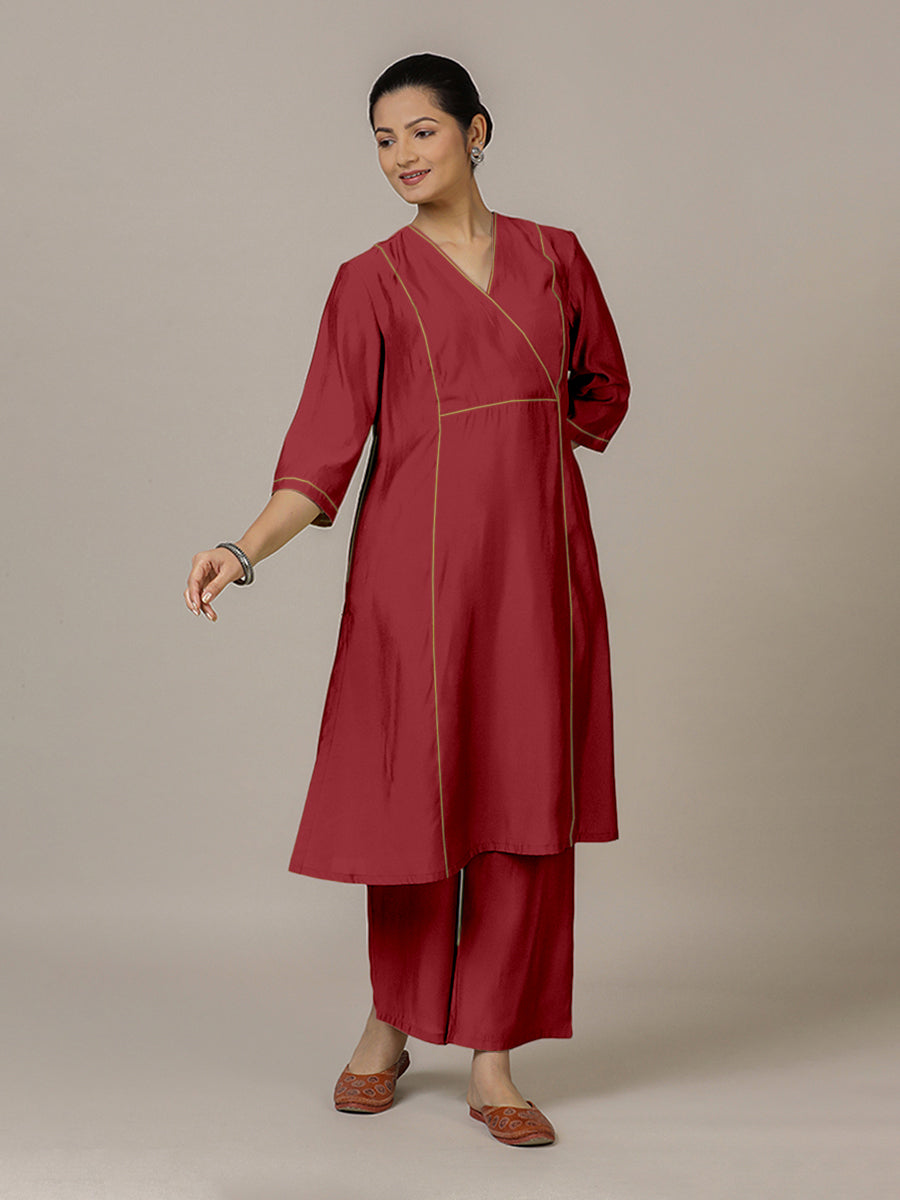 Amal x Rozaana Kurta, in Red Viscose, featuring three quarter sleeves and overlap v-neckline, made for daily & work (view 5).