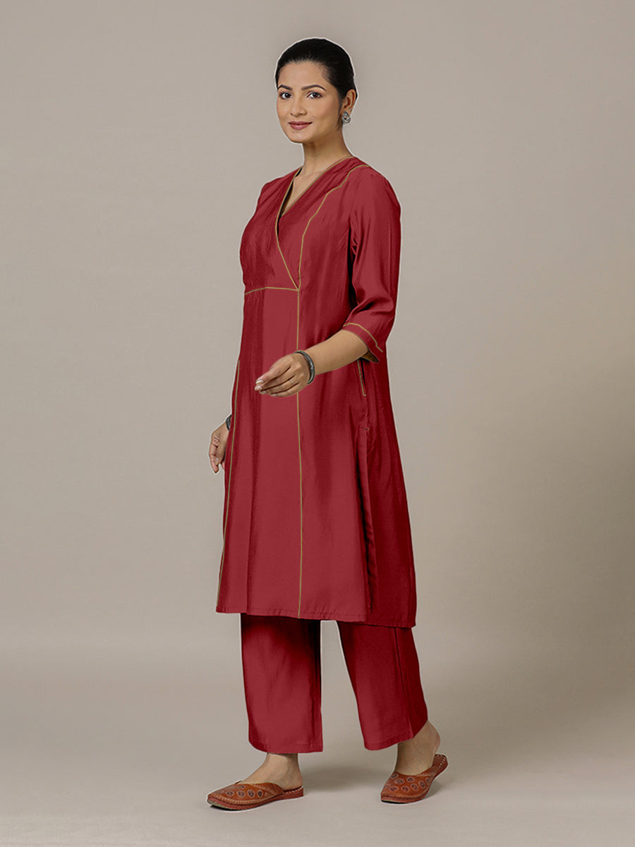 Amal x Rozaana Kurta, in Red Viscose, featuring three quarter sleeves and overlap v-neckline, made for daily & work (view 7).
