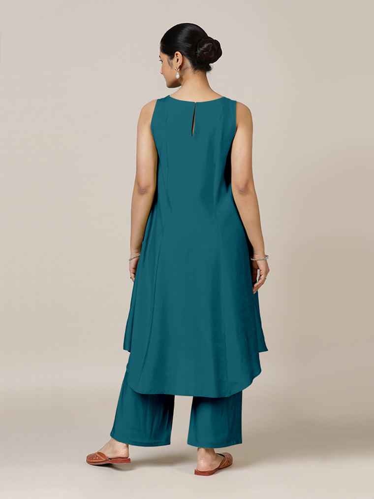Anoki x Rozaana Kurta, in Green Viscose, featuring sleeveless and boat neckline, made for daily & work (view 2).
