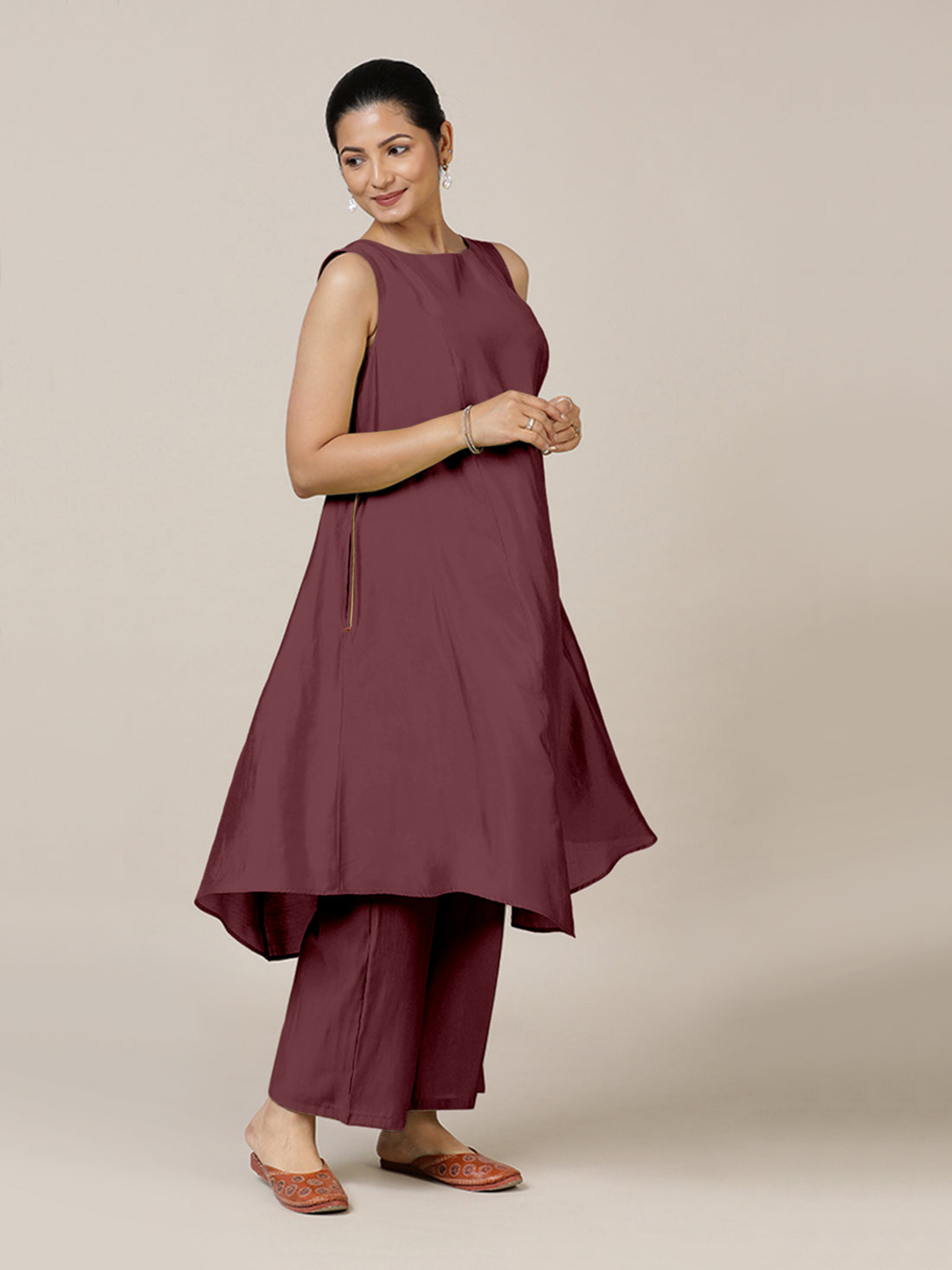 Anoki x Rozaana Kurta, in Maroon Viscose, featuring sleeveless and boat neckline, made for daily & work (view 6).