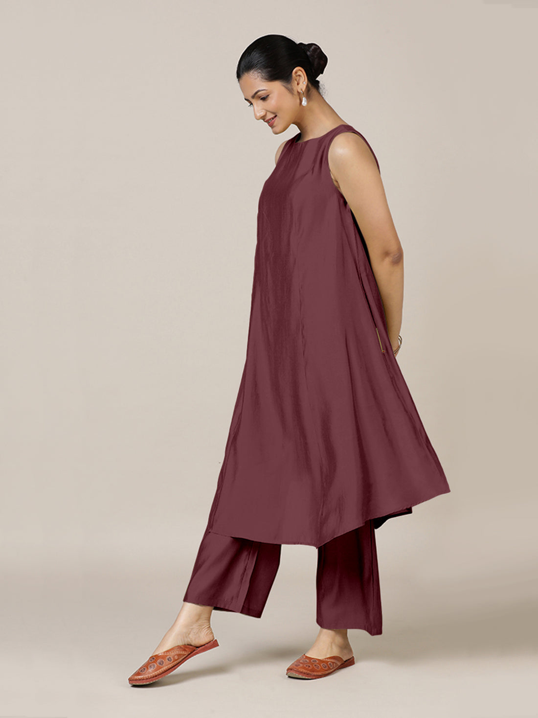 Anoki x Rozaana Kurta, in Maroon Viscose, featuring sleeveless and boat neckline, made for daily & work (view 8).