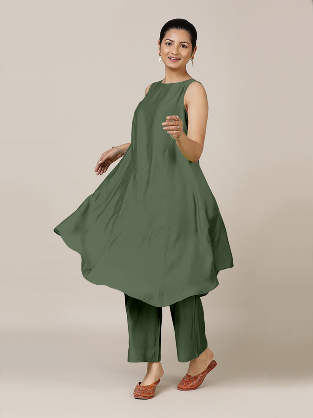 Anoki x Rozaana Kurta, in Green Viscose, featuring sleeveless and boat neckline, made for daily & work (view 6).