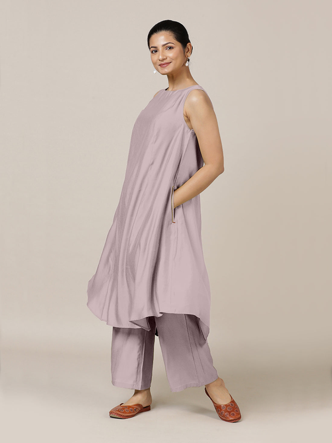 Anoki x Rozaana Kurta, in Purple Viscose, featuring sleeveless and boat neckline, made for daily & work (view 5).