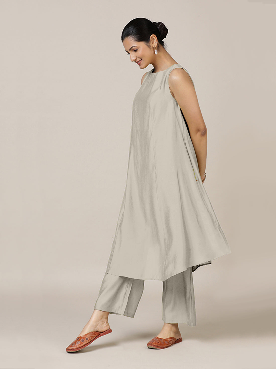 Anoki x Rozaana Kurta, in Grey Viscose, featuring sleeveless and boat neckline, made for daily & work (view 8).