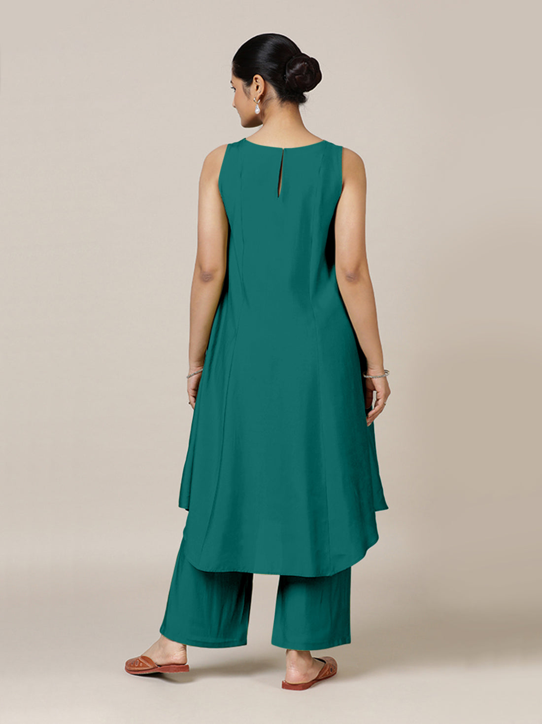Anoki x Rozaana Kurta, in Green Viscose, featuring sleeveless and boat neckline, made for daily & work (view 2).