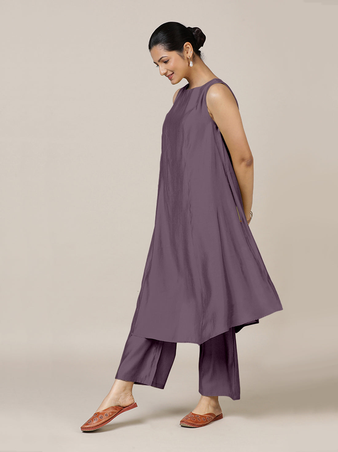 Anoki x Rozaana Kurta, in Purple Viscose, featuring sleeveless and boat neckline, made for daily & work (view 8).