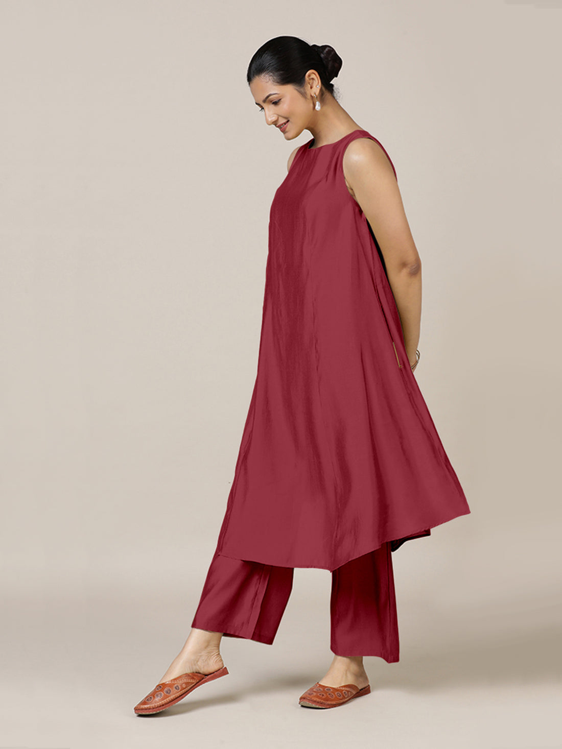 Anoki x Rozaana Kurta, in Red Viscose, featuring sleeveless and boat neckline, made for daily & work (view 8).