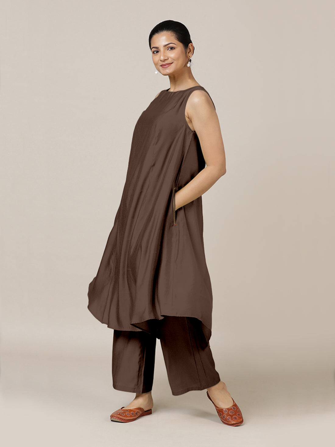 Anoki x Rozaana Kurta, in Brown Viscose, featuring sleeveless and boat neckline, made for daily & work (view 5).