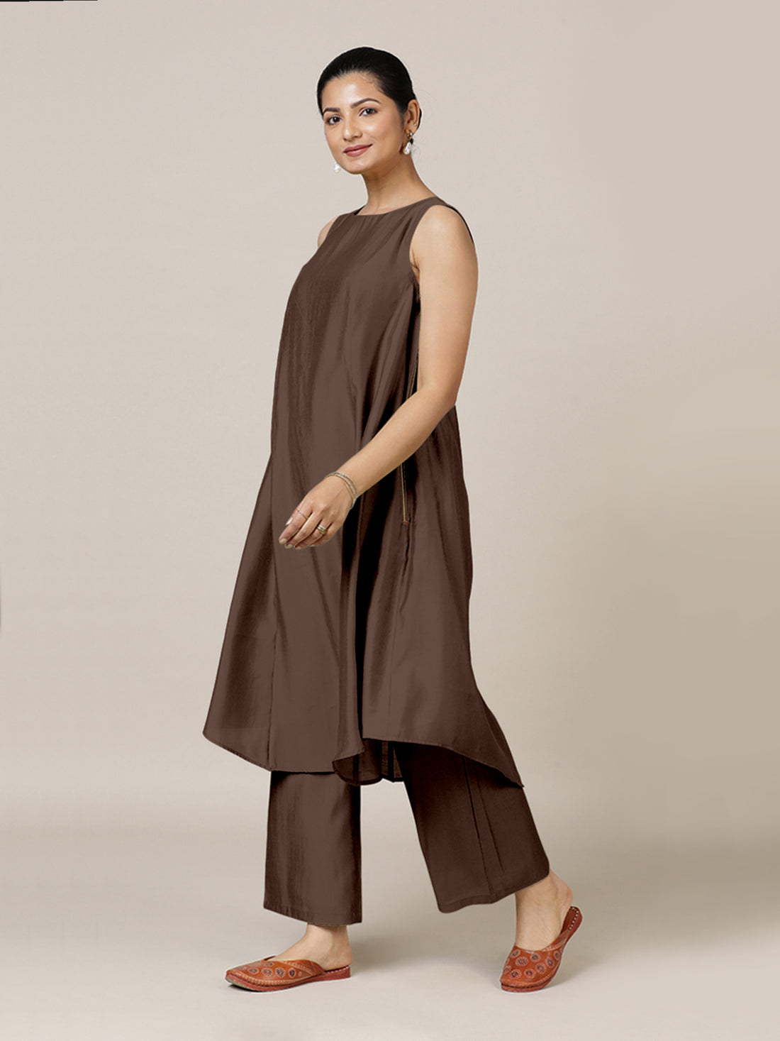 Anoki x Rozaana Kurta, in Brown Viscose, featuring sleeveless and boat neckline, made for daily & work (view 7).
