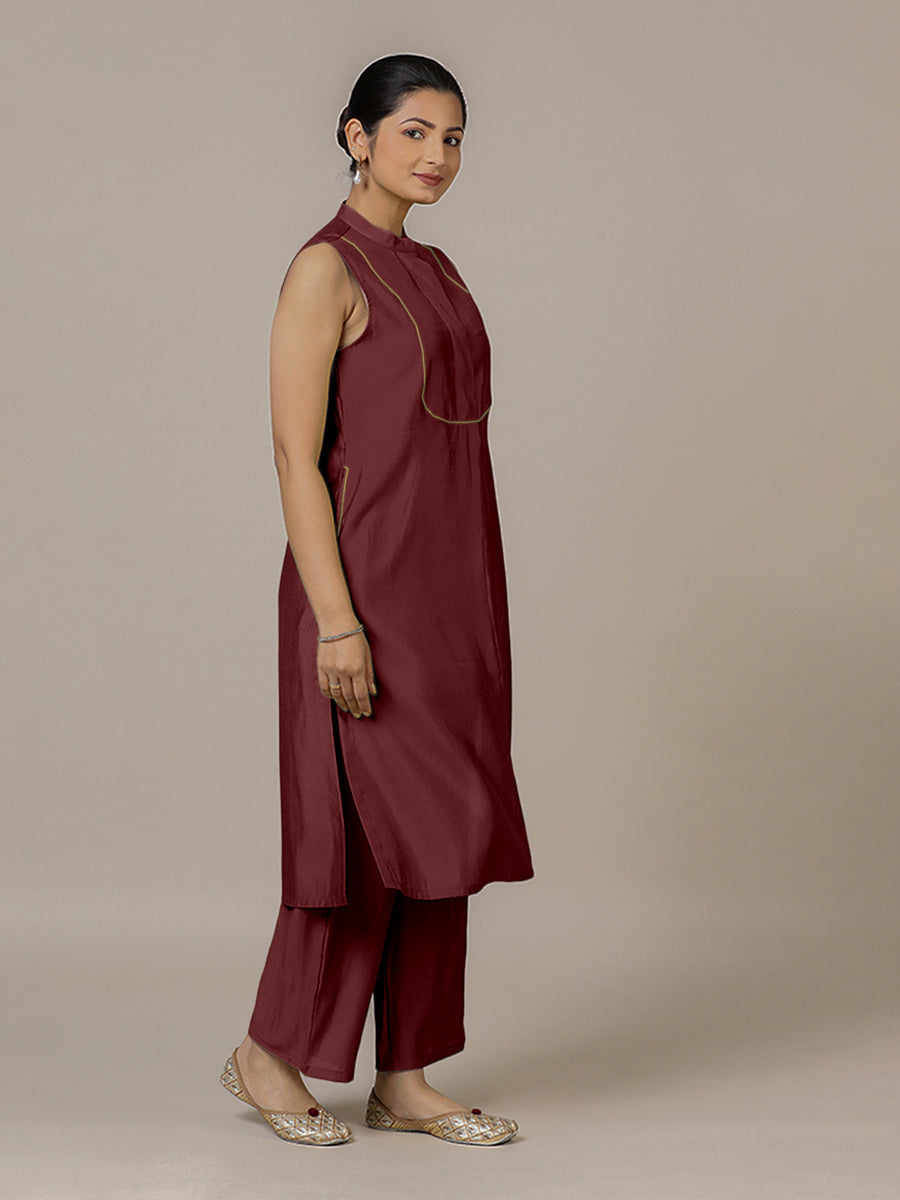 Eira x Rozaana Kurta, in Maroon Viscose, featuring sleeveless and band collar neckline, made for daily & work (view 6).