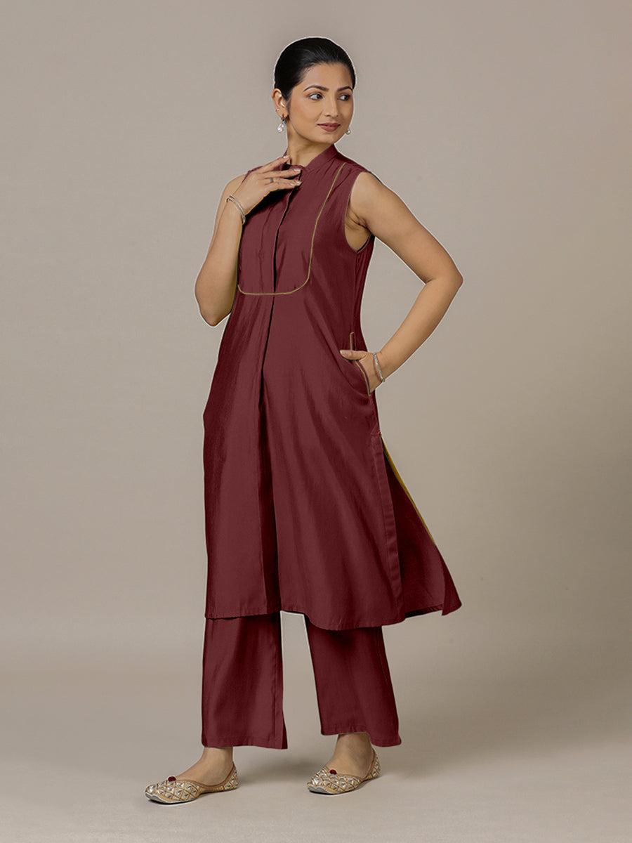 Eira x Rozaana Kurta, in Maroon Viscose, featuring sleeveless and band collar neckline, made for daily & work (view 8).