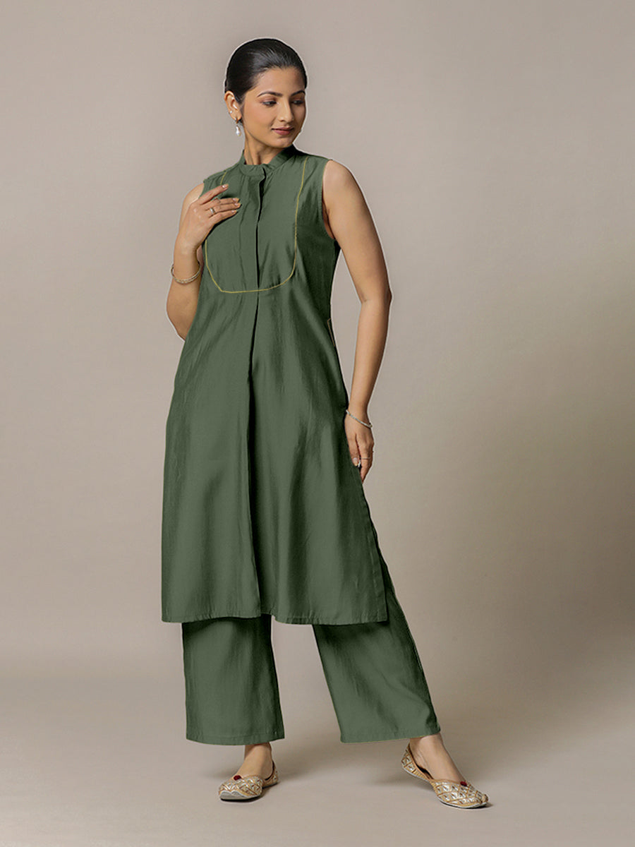 Eira x Rozaana Kurta, in Green Viscose, featuring sleeveless and band collar neckline, made for daily & work (view 6).