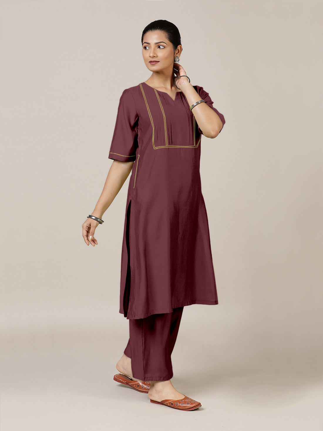 Esha x Rozaana Kurta, in Maroon Viscose, featuring elbow sleeves and round neck with splitline, made for daily & work (view 8).