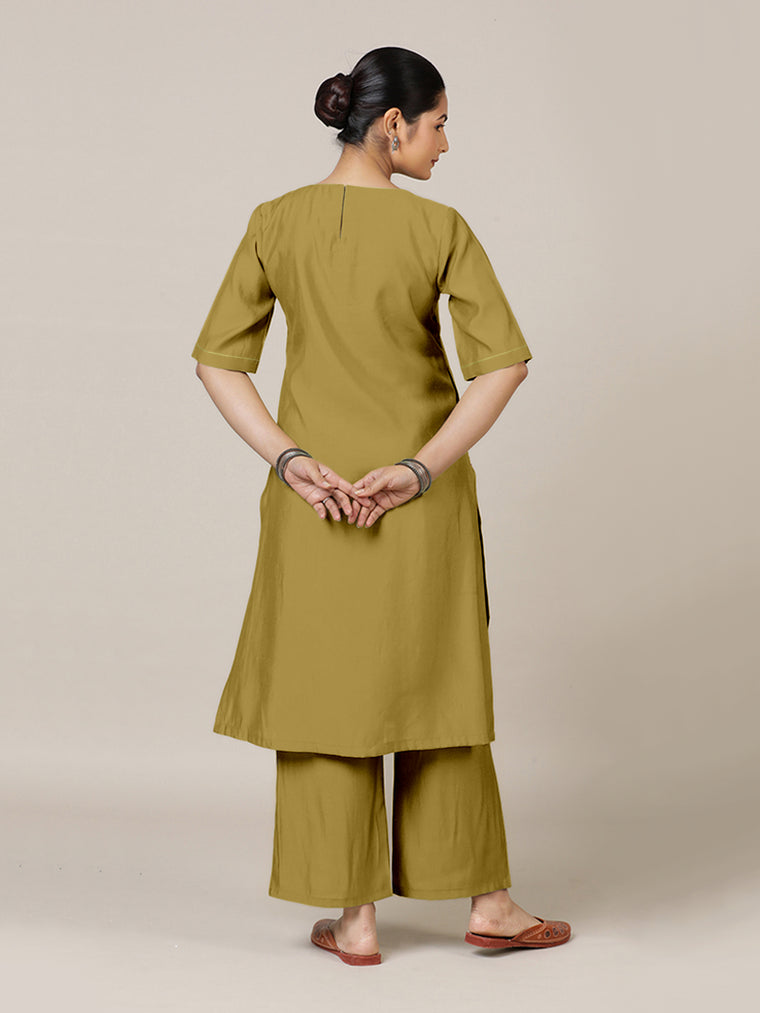 Esha x Rozaana Kurta, in Yellow Viscose, featuring elbow sleeves and round neck with splitline, made for daily & work (view 2).