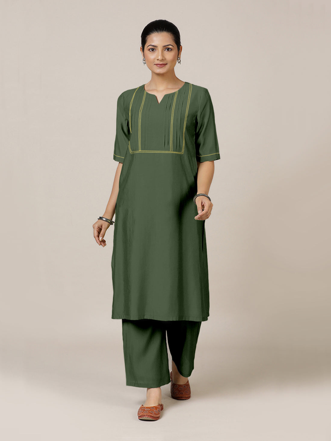 Esha x Rozaana Kurta, in Green Viscose, featuring elbow sleeves and round neck with splitline, made for daily & work (view 6).