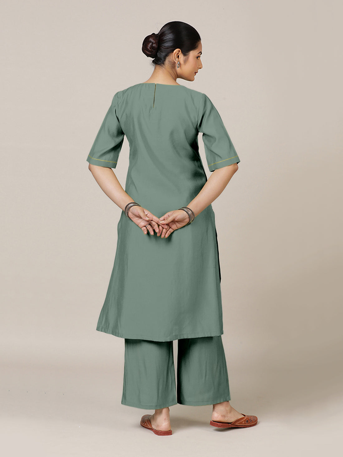 Esha x Rozaana Kurta, in Green Viscose, featuring elbow sleeves and round neck with splitline, made for daily & work (view 2).