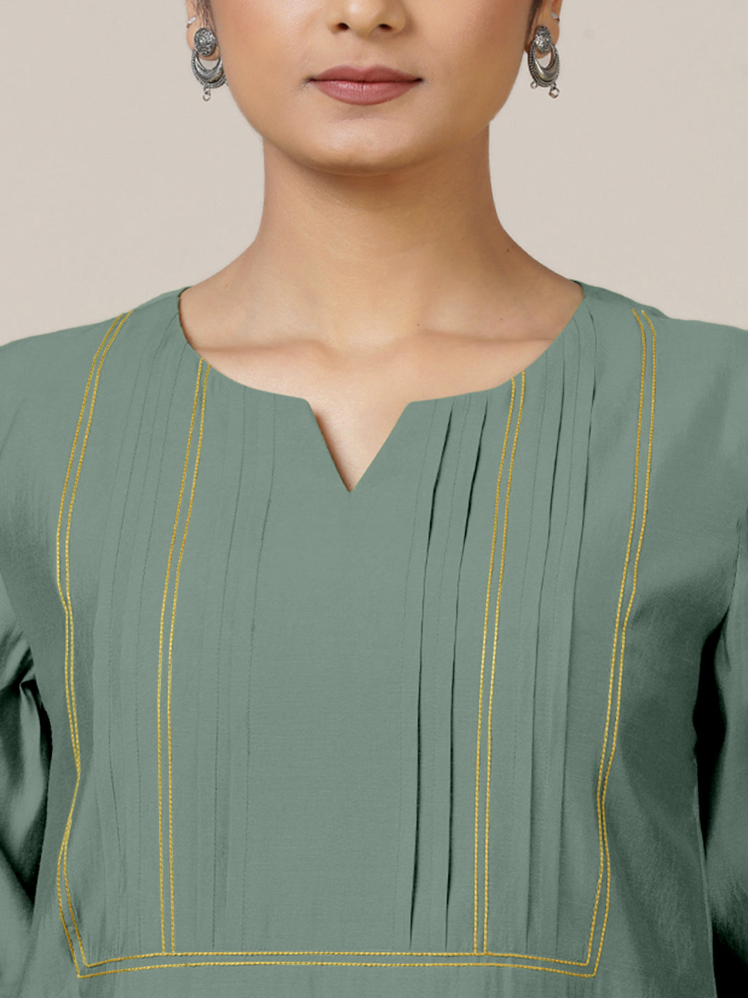 Esha x Rozaana Kurta, in Green Viscose, featuring elbow sleeves and round neck with splitline, made for daily & work (view 4).