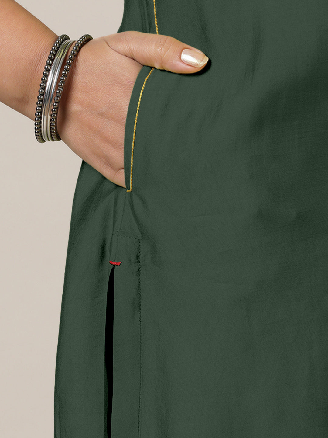 Esha x Rozaana Kurta, in Green Viscose, featuring elbow sleeves and round neck with splitline, made for daily & work (view 3).